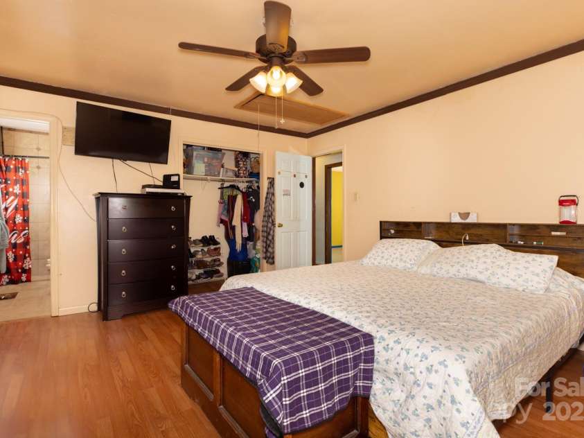 10 Maple Court, Newton, NC 28658.  MLS# CAR4319557, YatesRealty ID 3670. 