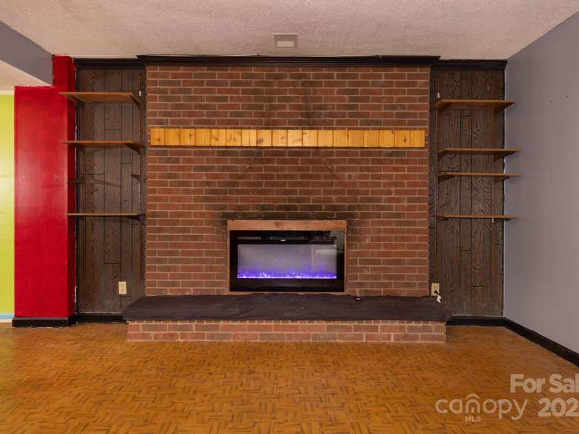 10 Maple Court, Newton, NC 28658.  MLS# CAR4319557, YatesRealty ID 3670. 