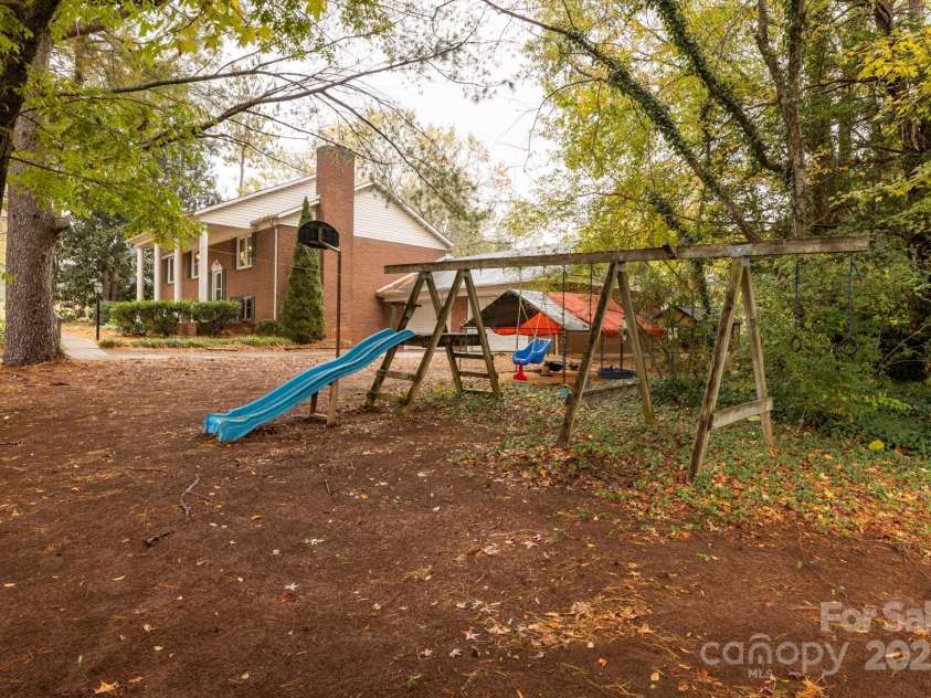 10 Maple Court, Newton, NC 28658.  MLS# CAR4319557, YatesRealty ID 3670. 