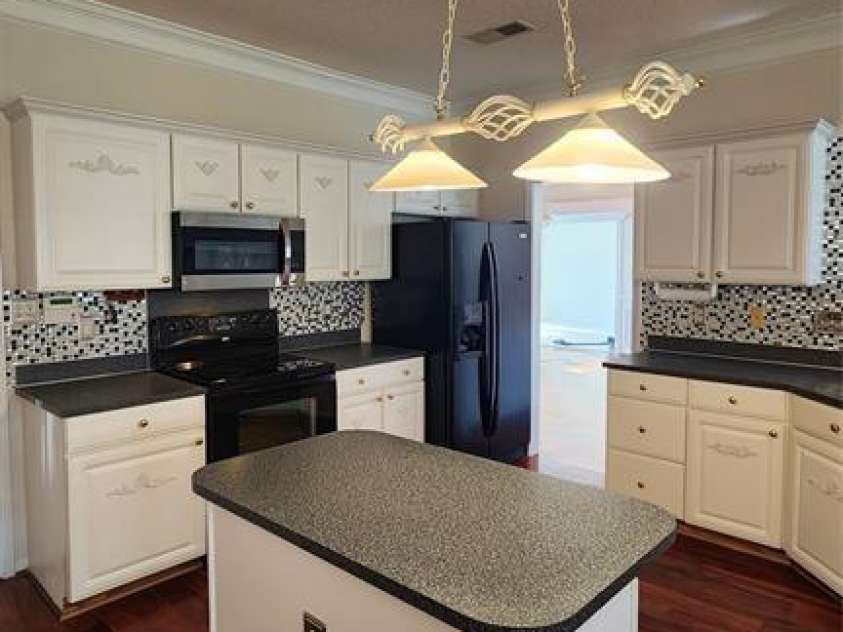 10607 Old Bridge Lane, Charlotte, NC 28269.  MLS# CAR4273664, YatesRealty ID 3670. 