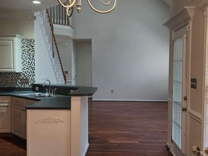 10607 Old Bridge Lane, Charlotte, NC 28269.  MLS# CAR4273664, YatesRealty ID 3670. 