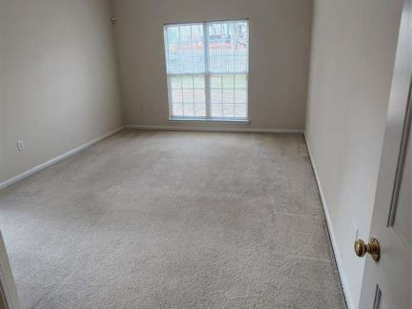 10607 Old Bridge Lane, Charlotte, NC 28269.  MLS# CAR4273664, YatesRealty ID 3670. 