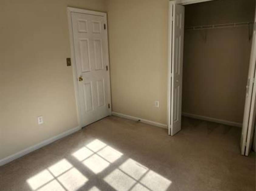 10607 Old Bridge Lane, Charlotte, NC 28269.  MLS# CAR4273664, YatesRealty ID 3670. 