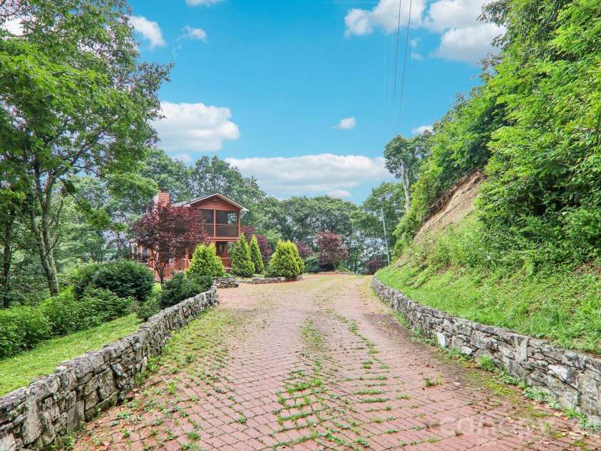 156 Simpson Lane, Maggie Valley, NC 28751.  MLS# CAR4400344, YatesRealty ID 36700. 