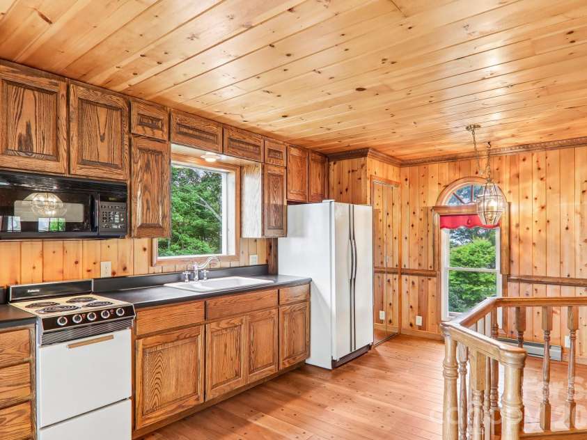 156 Simpson Lane, Maggie Valley, NC 28751.  MLS# CAR4400344, YatesRealty ID 36700. 