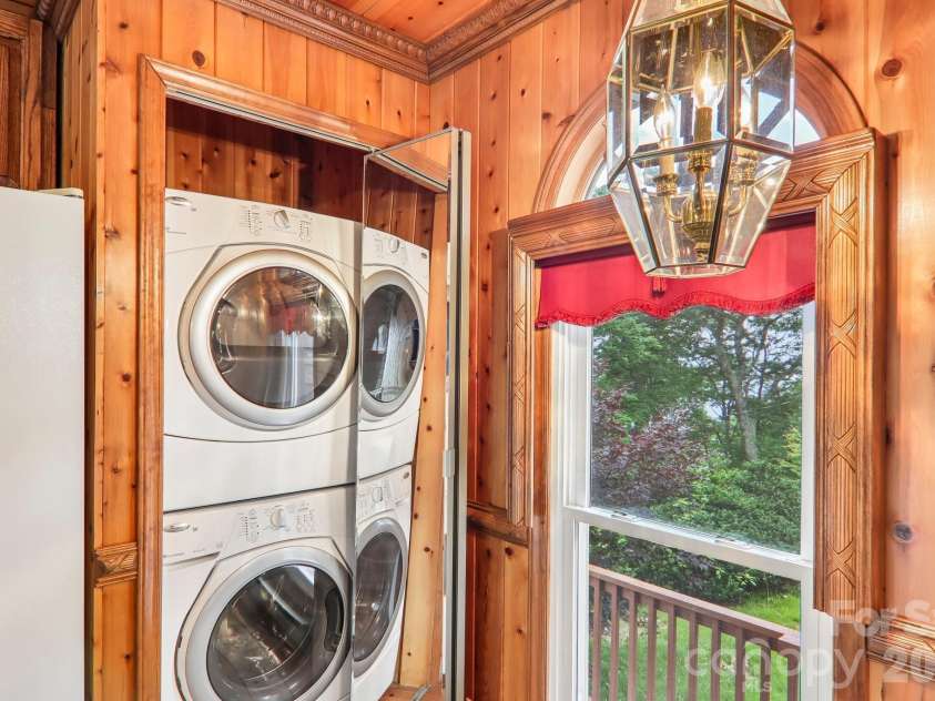 156 Simpson Lane, Maggie Valley, NC 28751.  MLS# CAR4400344, YatesRealty ID 36700. 