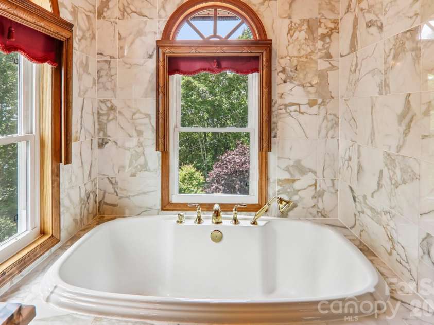 156 Simpson Lane, Maggie Valley, NC 28751.  MLS# CAR4400344, YatesRealty ID 36700. 