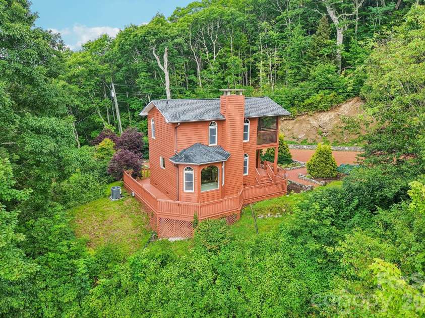156 Simpson Lane, Maggie Valley, NC 28751.  MLS# CAR4400344, YatesRealty ID 36700. 