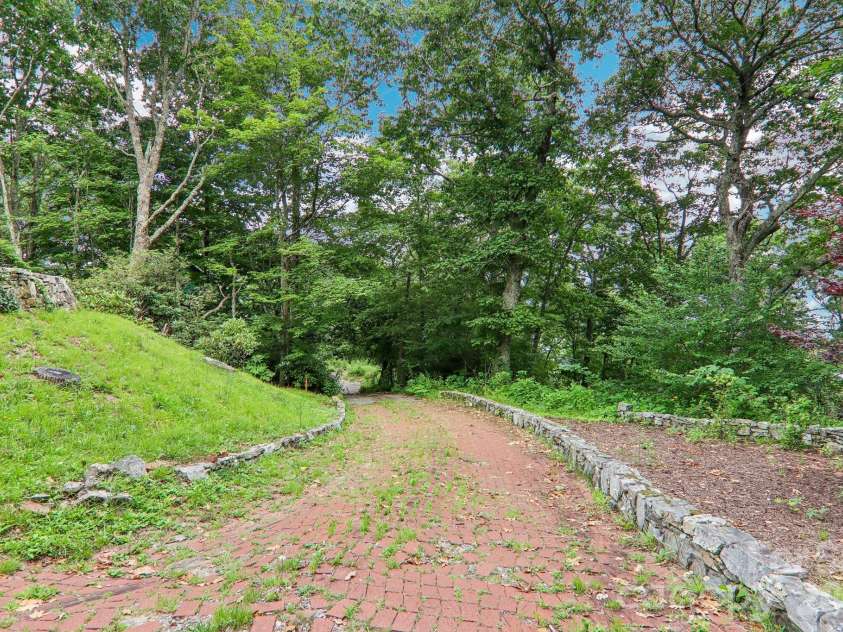 156 Simpson Lane, Maggie Valley, NC 28751.  MLS# CAR4400344, YatesRealty ID 36700. 