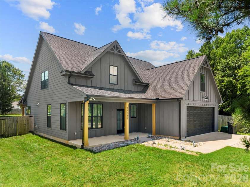 11352 Timber Ridge Road, Charlotte, NC 28213.  MLS# CAR4402806, YatesRealty ID 36701. 