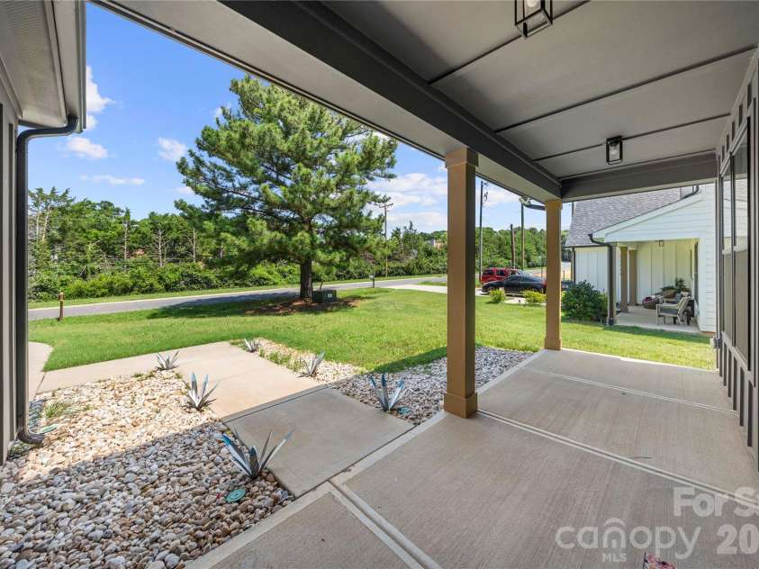 11352 Timber Ridge Road, Charlotte, NC 28213.  MLS# CAR4402806, YatesRealty ID 36701. 