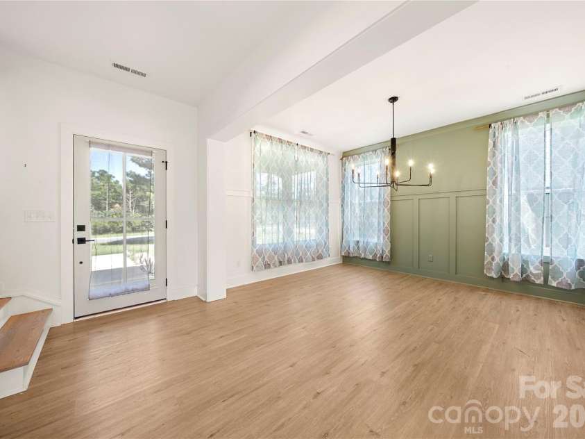 11352 Timber Ridge Road, Charlotte, NC 28213.  MLS# CAR4402806, YatesRealty ID 36701. 