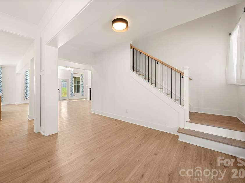 11352 Timber Ridge Road, Charlotte, NC 28213.  MLS# CAR4402806, YatesRealty ID 36701. 