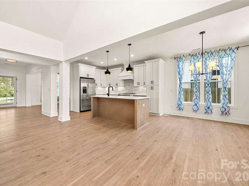 11352 Timber Ridge Road, Charlotte, NC 28213.  MLS# CAR4402806, YatesRealty ID 36701. 