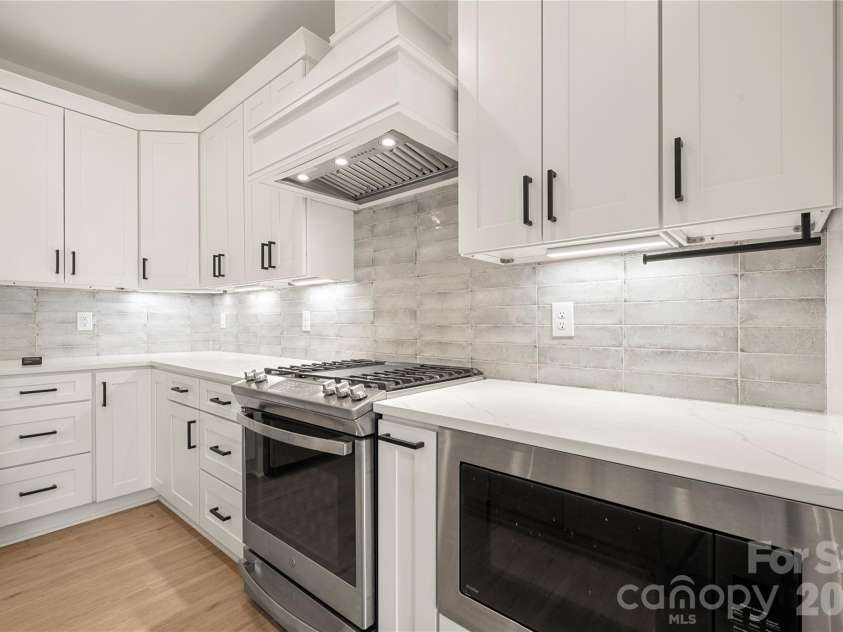 11352 Timber Ridge Road, Charlotte, NC 28213.  MLS# CAR4402806, YatesRealty ID 36701. 