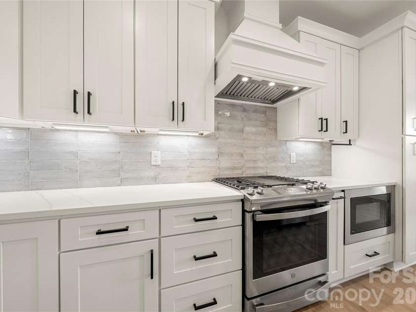 11352 Timber Ridge Road, Charlotte, NC 28213.  MLS# CAR4402806, YatesRealty ID 36701. 
