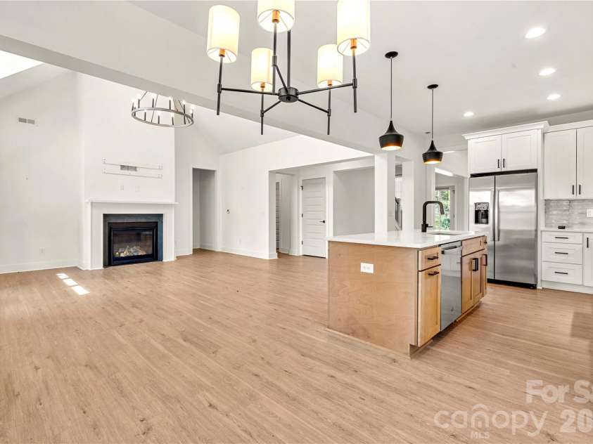 11352 Timber Ridge Road, Charlotte, NC 28213.  MLS# CAR4402806, YatesRealty ID 36701. 