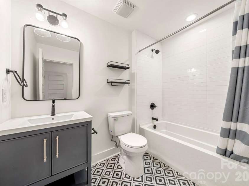 11352 Timber Ridge Road, Charlotte, NC 28213.  MLS# CAR4402806, YatesRealty ID 36701. 
