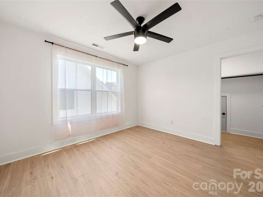 11352 Timber Ridge Road, Charlotte, NC 28213.  MLS# CAR4402806, YatesRealty ID 36701. 