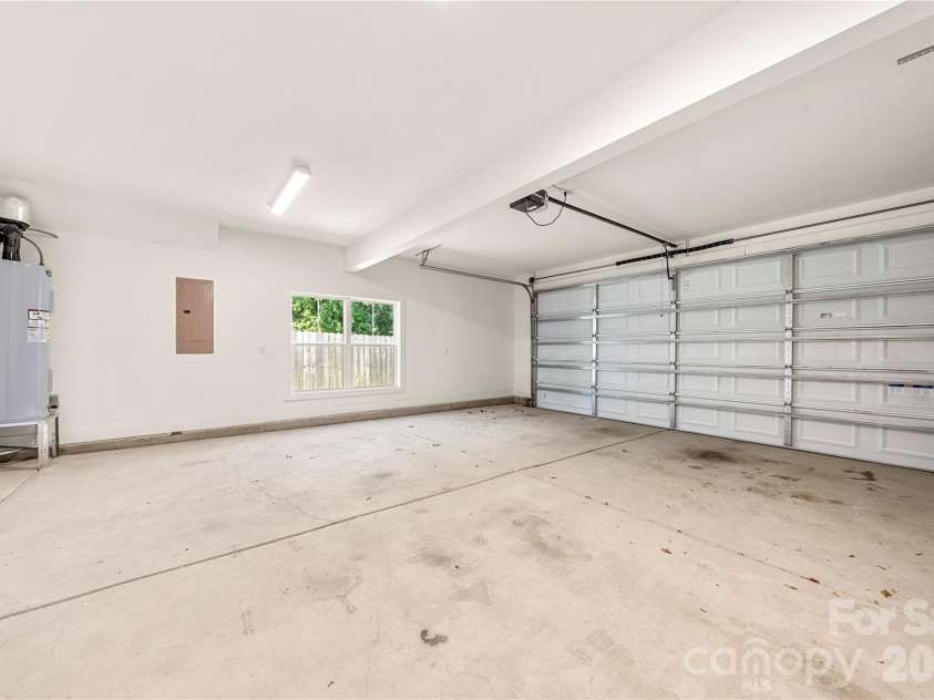 11352 Timber Ridge Road, Charlotte, NC 28213.  MLS# CAR4402806, YatesRealty ID 36701. 