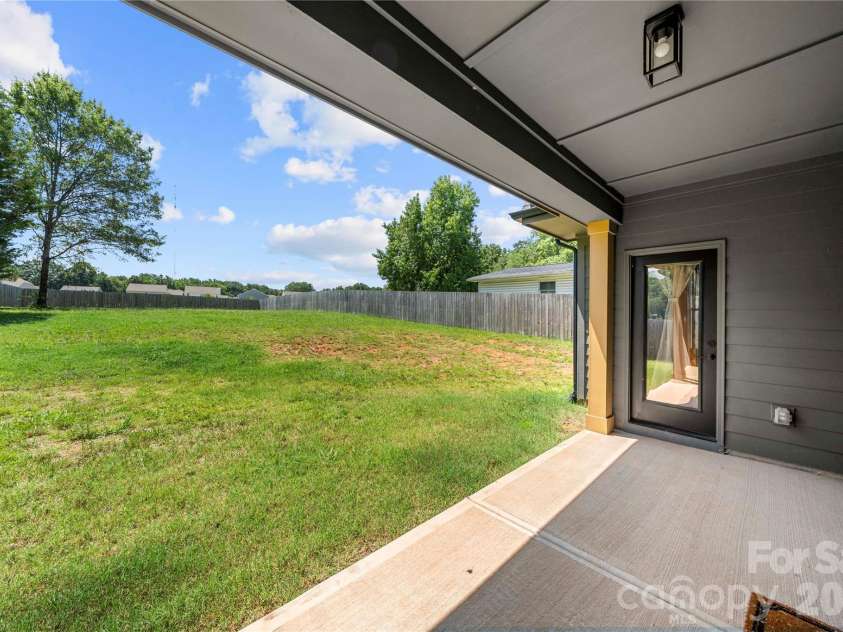 11352 Timber Ridge Road, Charlotte, NC 28213.  MLS# CAR4402806, YatesRealty ID 36701. 