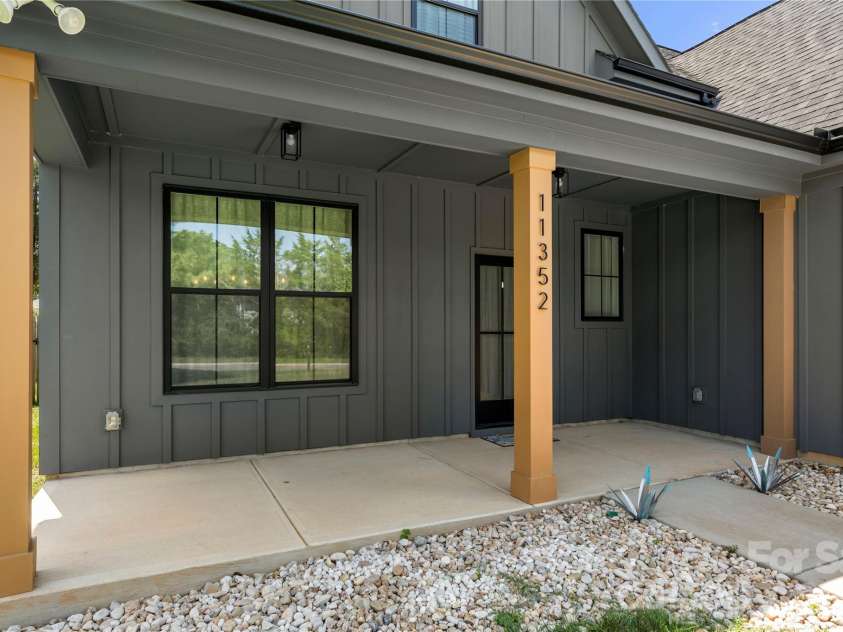 11352 Timber Ridge Road, Charlotte, NC 28213.  MLS# CAR4402806, YatesRealty ID 36701. Covered front porch