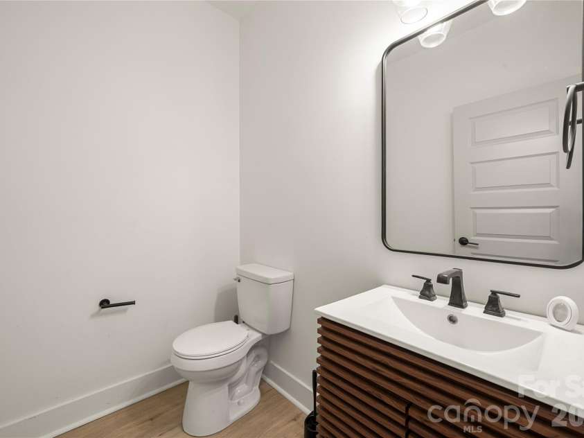 11352 Timber Ridge Road, Charlotte, NC 28213.  MLS# CAR4402806, YatesRealty ID 36701. Main level half bath