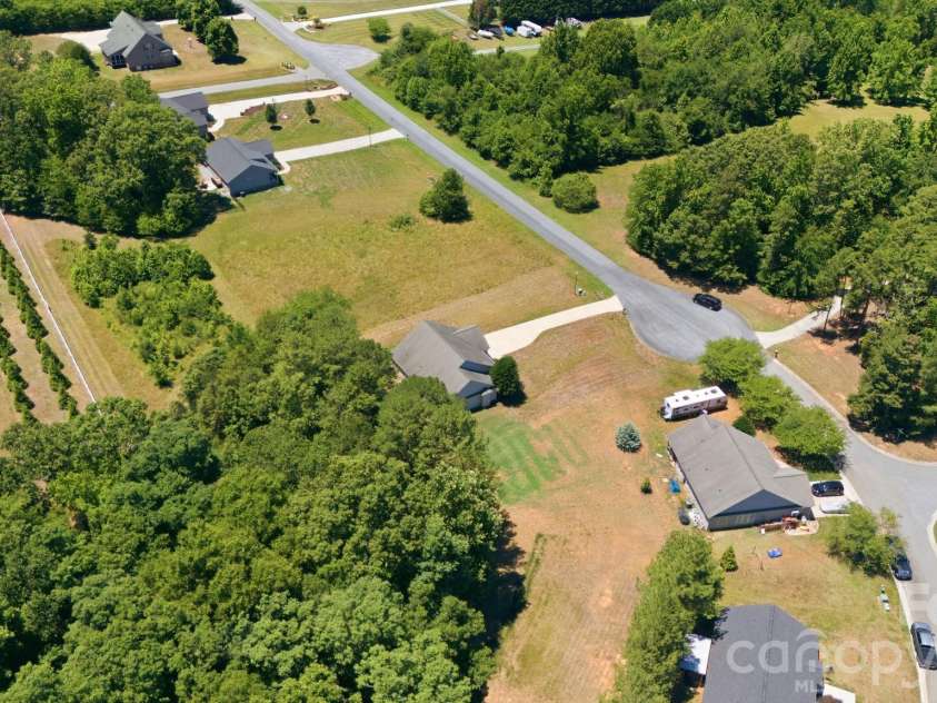 2100 Waterford Pointe Road, Lexington, NC 27292.  MLS# CAR4403747, YatesRealty ID 36702. 