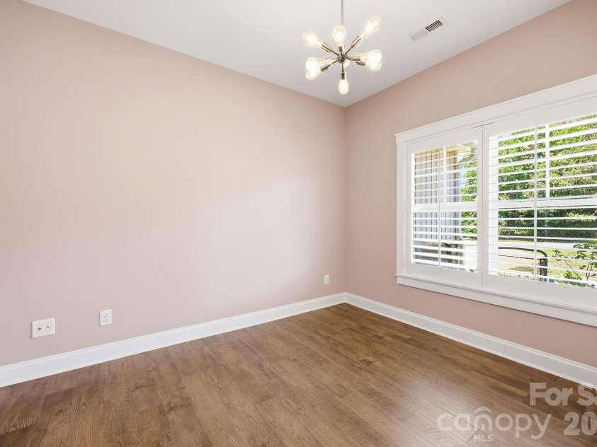 2100 Waterford Pointe Road, Lexington, NC 27292.  MLS# CAR4403747, YatesRealty ID 36702. 