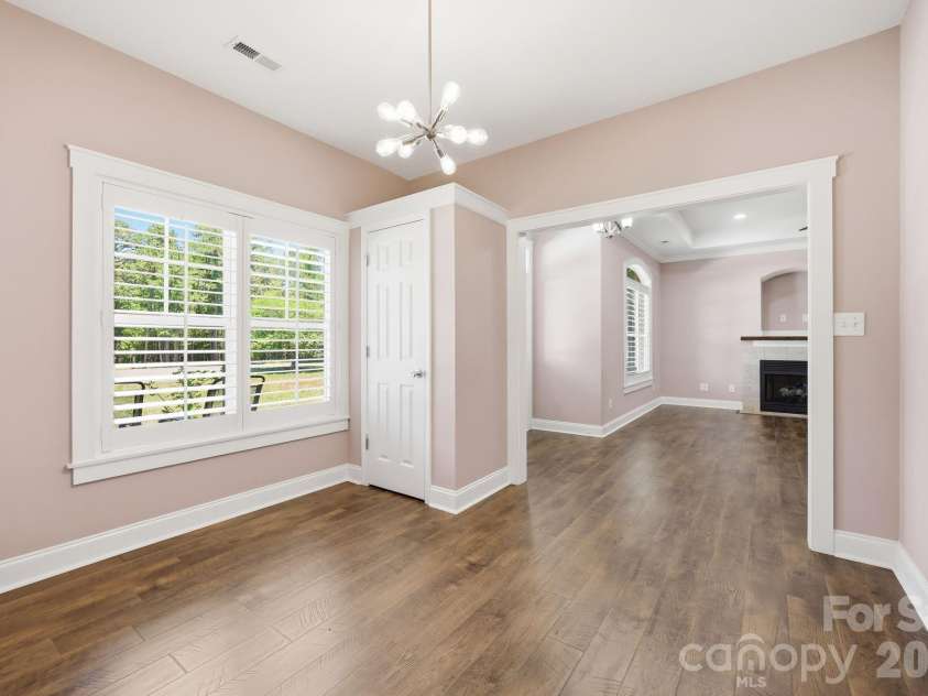 2100 Waterford Pointe Road, Lexington, NC 27292.  MLS# CAR4403747, YatesRealty ID 36702. 