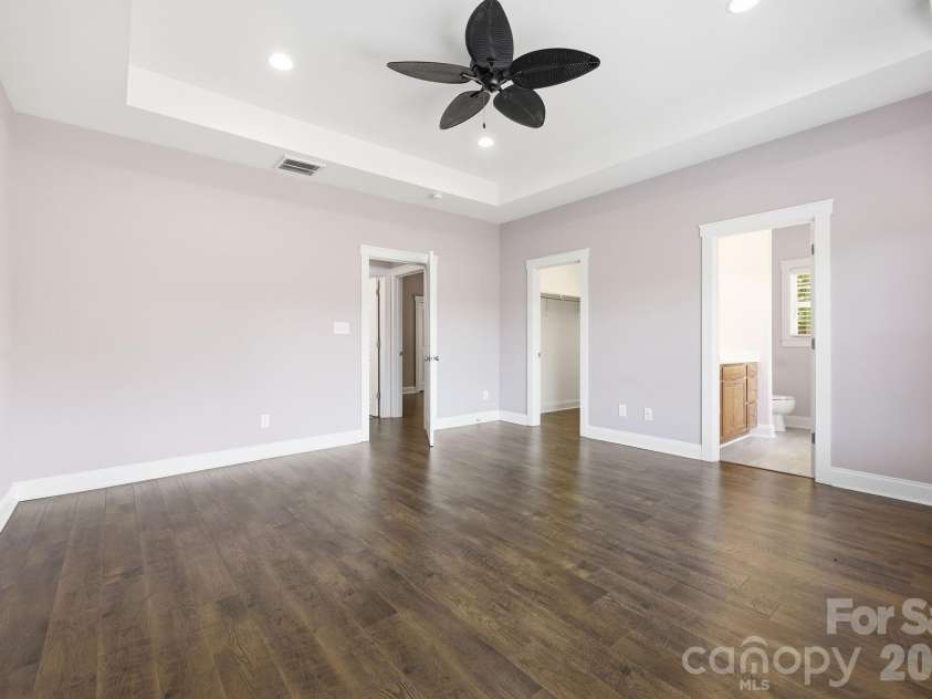 2100 Waterford Pointe Road, Lexington, NC 27292.  MLS# CAR4403747, YatesRealty ID 36702. 