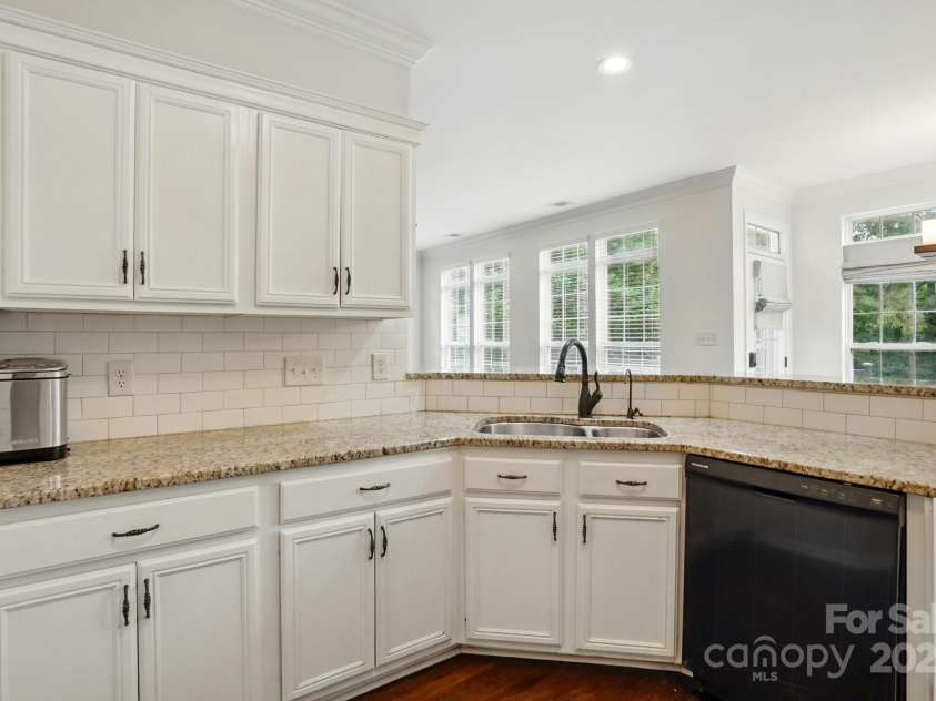 14616 Pomerol Lane, Pineville, NC 28134.  MLS# CAR4264958, YatesRealty ID 36704. 
