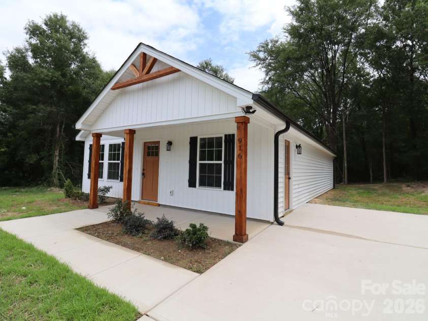 916 Austin Road, Marshville, NC 28103.  MLS# CAR4403881, YatesRealty ID 36704. 