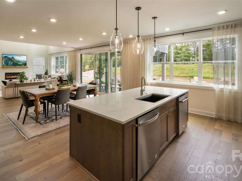 113 Windy Dell Drive, Tega Cay, SC 29708.  MLS# CAR4403996, YatesRealty ID 36706. Kitchen