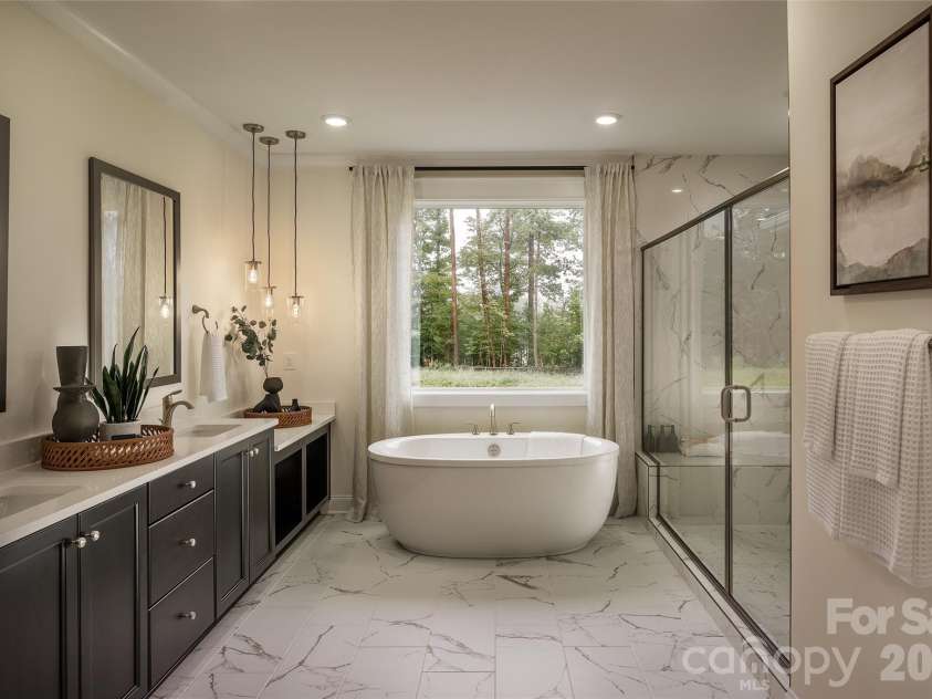 113 Windy Dell Drive, Tega Cay, SC 29708.  MLS# CAR4403996, YatesRealty ID 36706. Primary bath