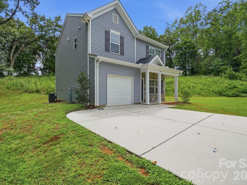 248 Valleybrook Lane, Troutman, NC 28166.  MLS# CAR4403330, YatesRealty ID 36707. 