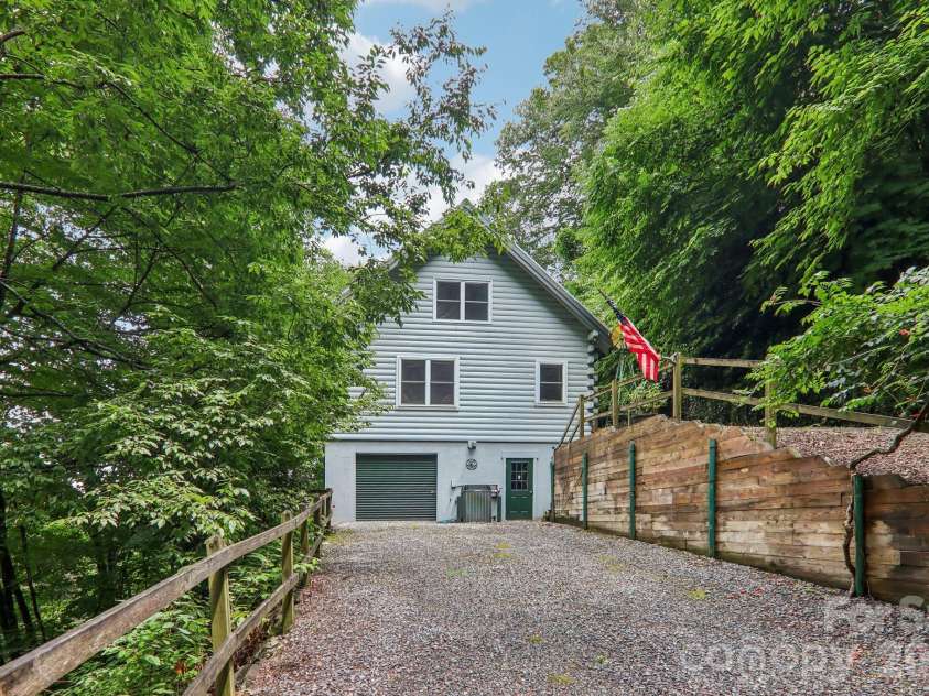 1061 Setzer Cove Road, Maggie Valley, NC 28751.  MLS# CAR4404005, YatesRealty ID 36708. 