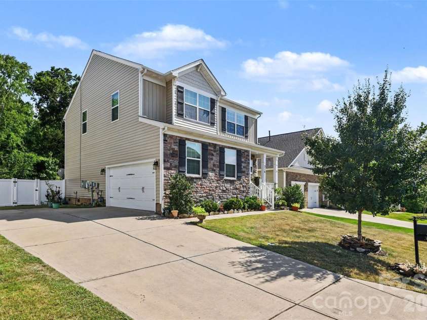 316 Purple Sage Way, Rock Hill, SC 29730.  MLS# CAR4404000, YatesRealty ID 36709. 