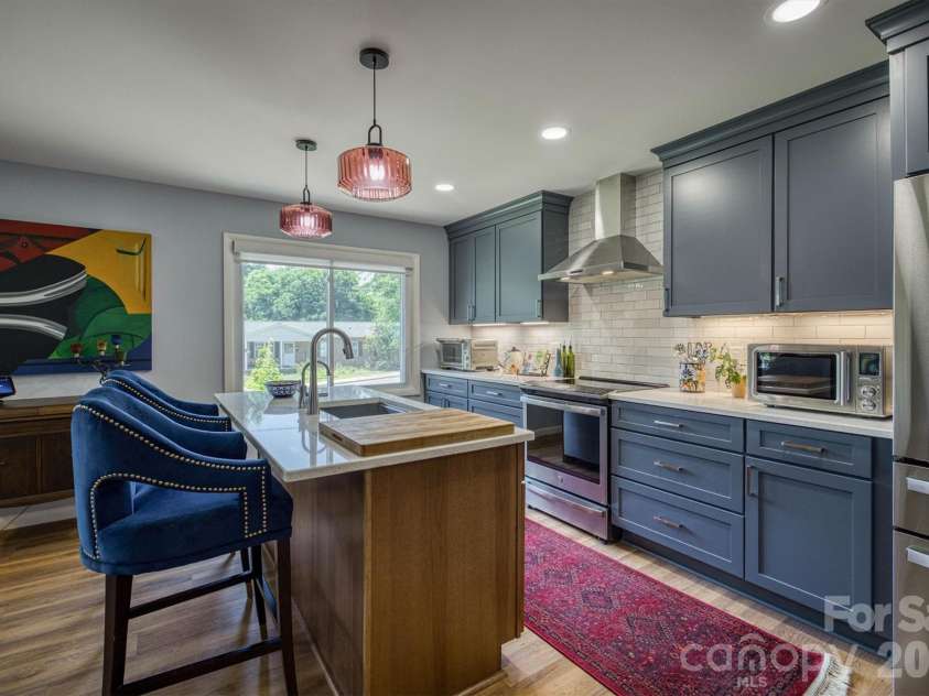 214 Howard Street, Morganton, NC 28655.  MLS# CAR4284499, YatesRealty ID 3671. 