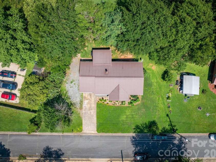 214 Howard Street, Morganton, NC 28655.  MLS# CAR4284499, YatesRealty ID 3671. 