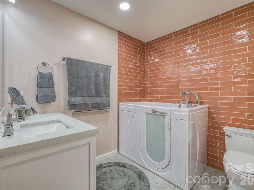214 Howard Street, Morganton, NC 28655.  MLS# CAR4284499, YatesRealty ID 3671. Ensuite Therapy Tub