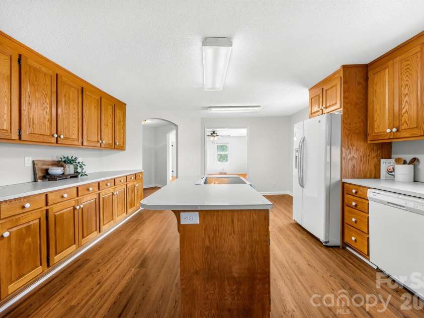 2615 Airport Road, Salisbury, NC 28147.  MLS# CAR4403877, YatesRealty ID 36710. 