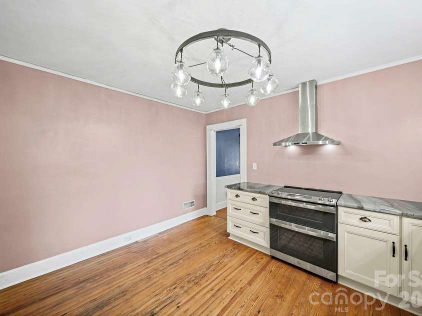 1214 York Street, Gastonia, NC 28052.  MLS# CAR4403849, YatesRealty ID 36712. 