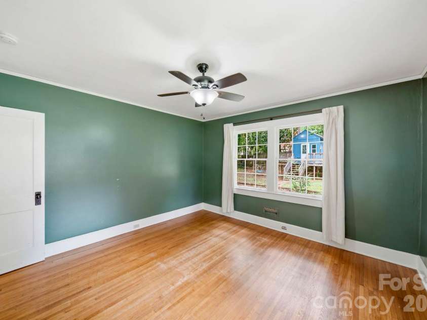 1214 York Street, Gastonia, NC 28052.  MLS# CAR4403849, YatesRealty ID 36712. 
