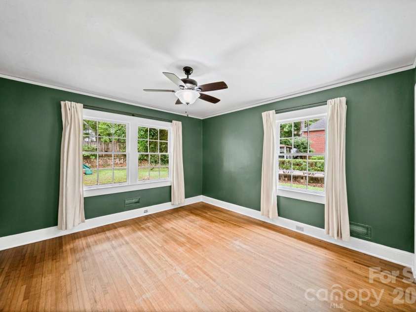 1214 York Street, Gastonia, NC 28052.  MLS# CAR4403849, YatesRealty ID 36712. 