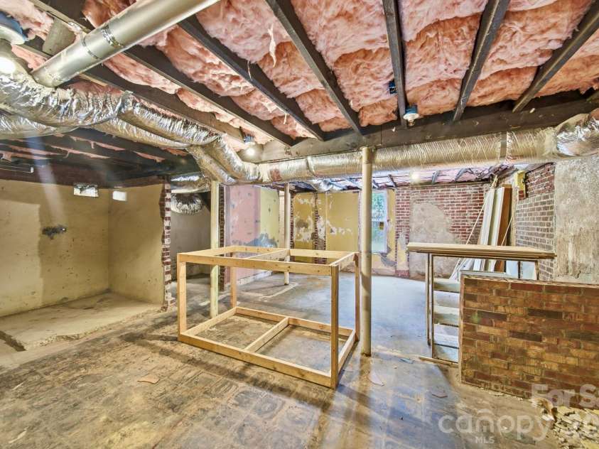 1214 York Street, Gastonia, NC 28052.  MLS# CAR4403849, YatesRealty ID 36712. 