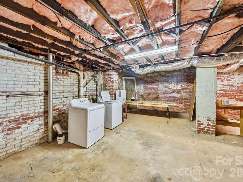 1214 York Street, Gastonia, NC 28052.  MLS# CAR4403849, YatesRealty ID 36712. 
