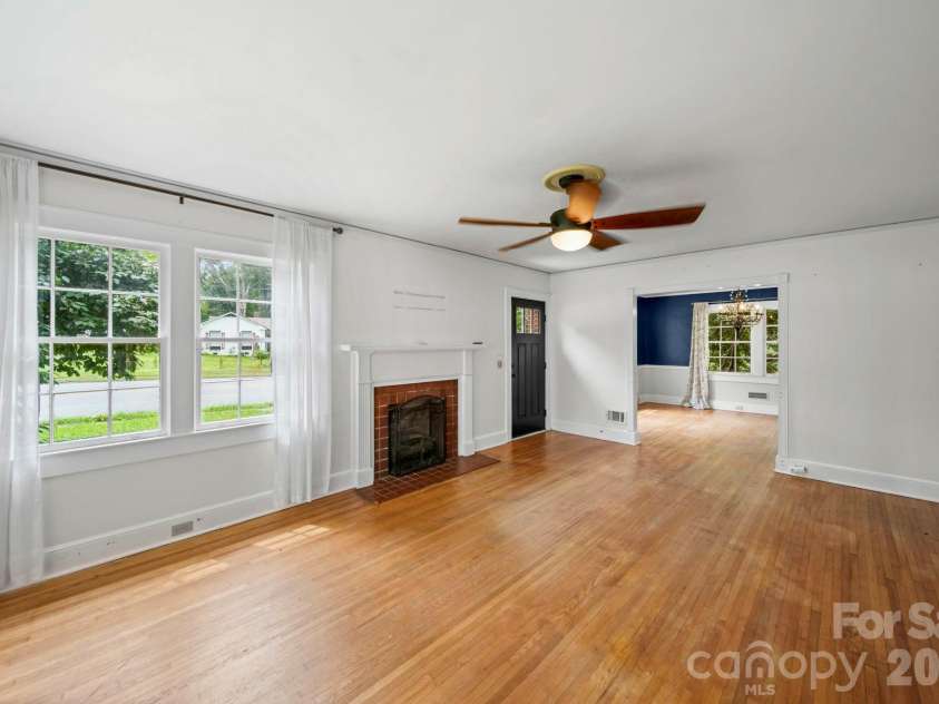 1214 York Street, Gastonia, NC 28052.  MLS# CAR4403849, YatesRealty ID 36712. 