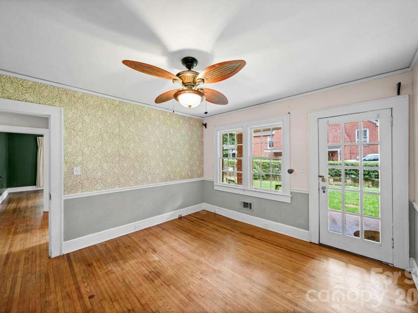 1214 York Street, Gastonia, NC 28052.  MLS# CAR4403849, YatesRealty ID 36712. 