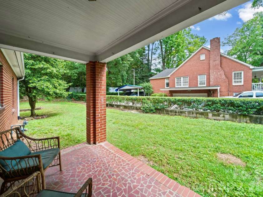 1214 York Street, Gastonia, NC 28052.  MLS# CAR4403849, YatesRealty ID 36712. 